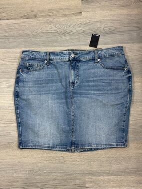 Torrid Stretch Denim Mini Skirt - size 16 NWT